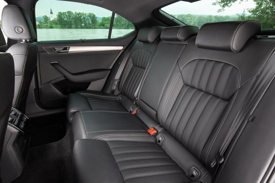 Skoda Superb 2018 салон