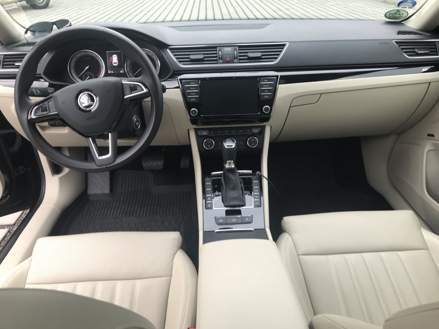 Škoda Superb салон