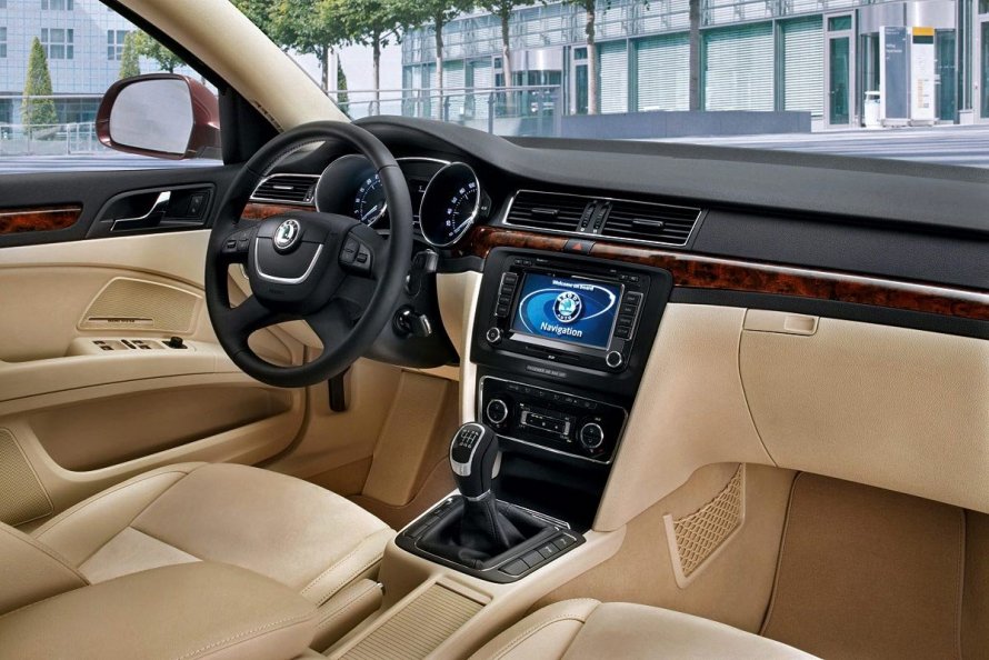 Škoda Superb 2011 салон