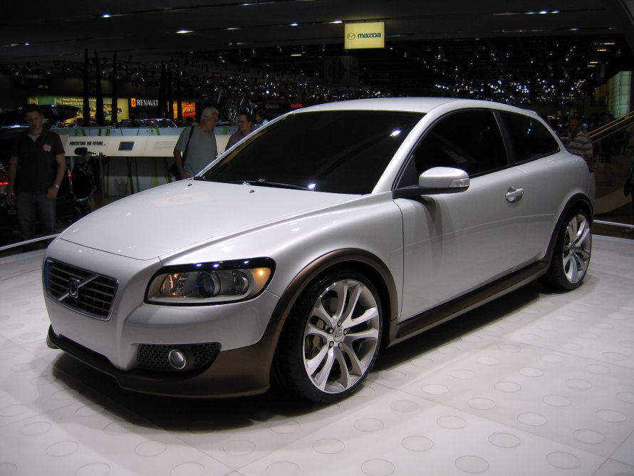 Volvo s30 седан