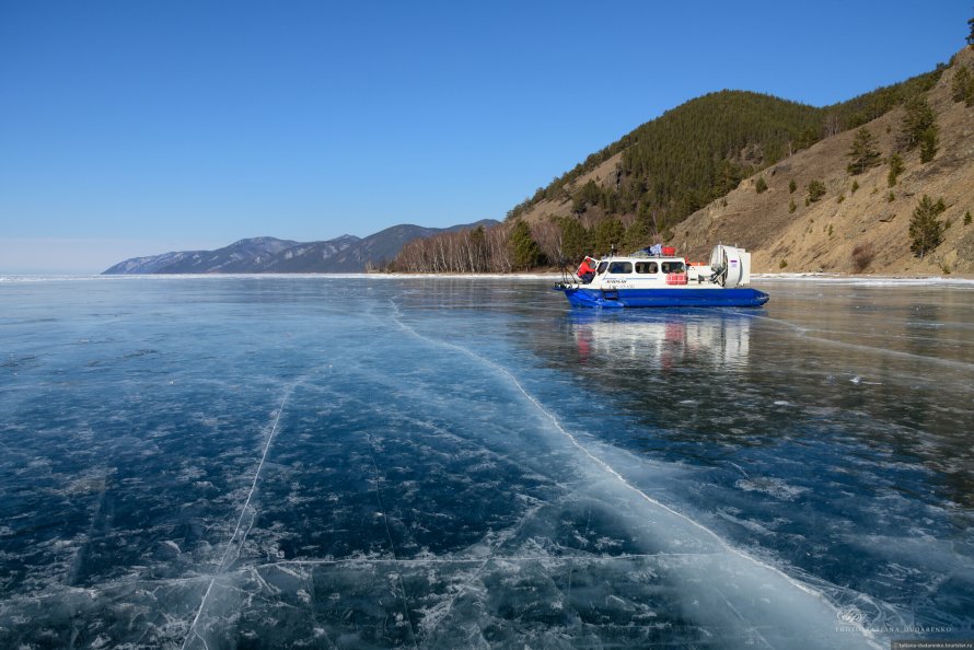 Подводная лодка на стадионе