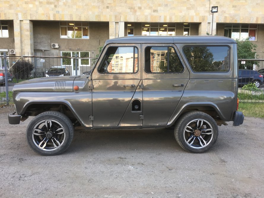 УАЗ Хантер на литых дисках r16