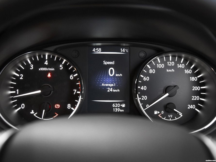Nissan x-Trail 2008 приборная панель