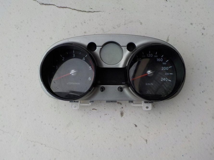 Nissan Qashqai спидометр