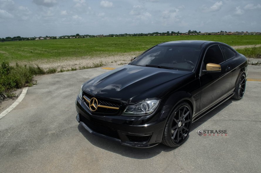 Черный Мерседес Coupe парень
