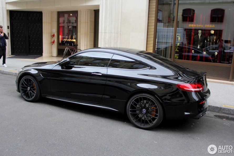 Mercedes-AMG c63 s Coupe чёрный