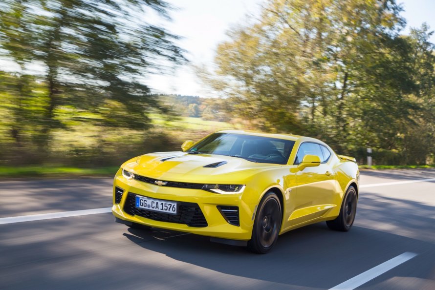 Мустанг и Chevrolet Camaro