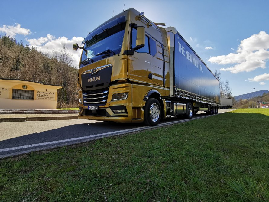 Грузовик man TGX 2020