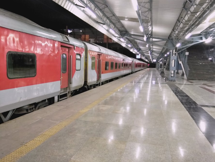 Helsinki Metro m100 внутри