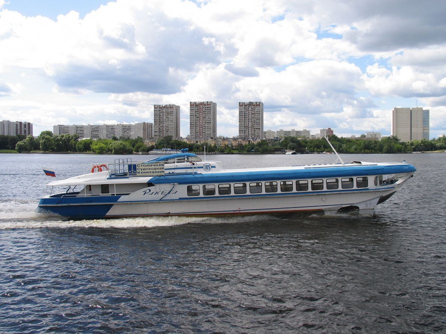 Теплоход ракета на Москве-реке