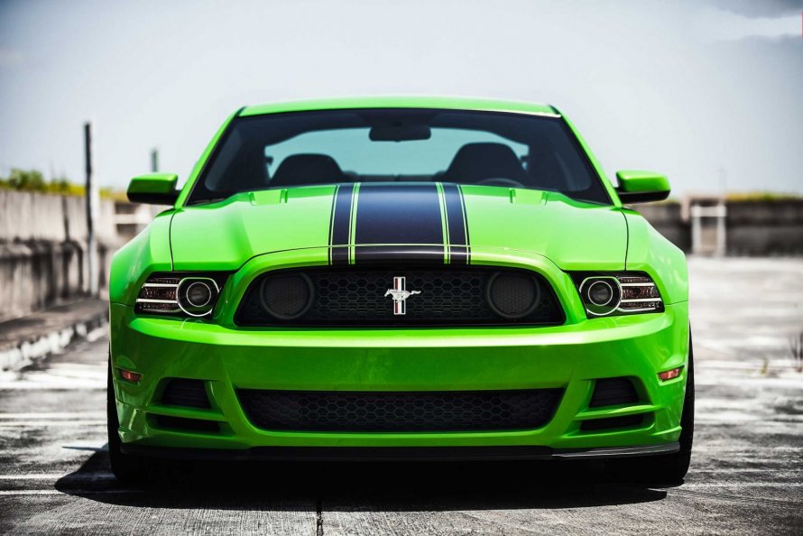 Ford Mustang зеленый