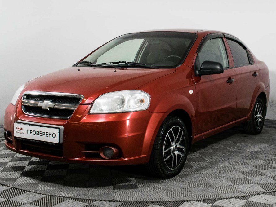 Chevrolet Aveo красный