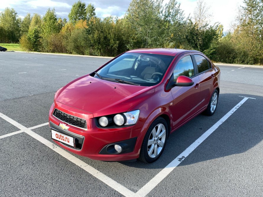 Авео т300 красный