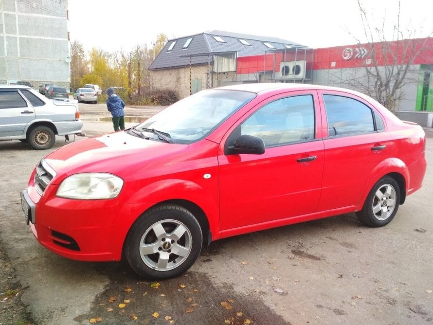 Шевроле Авео т300 красная