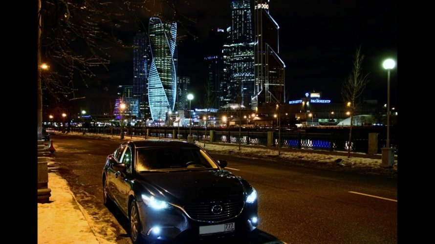 Лексус 570 ночью Москва Сити