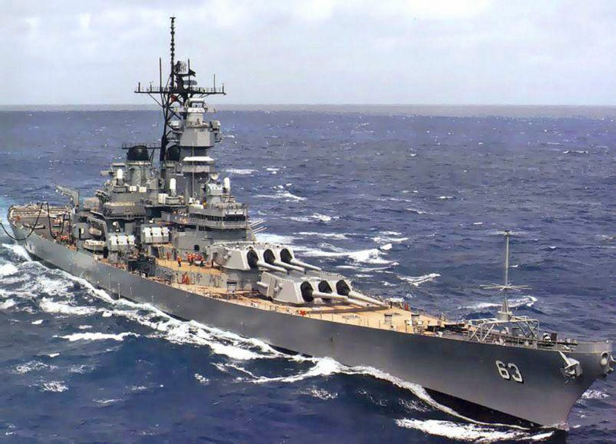 Военный корабль линкор Миссури