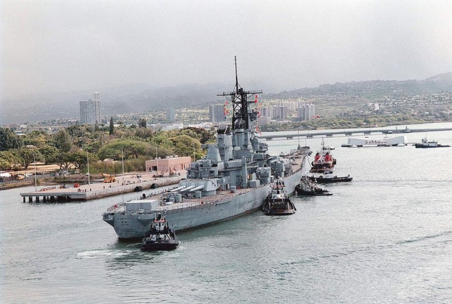 Линкор USS Missouri