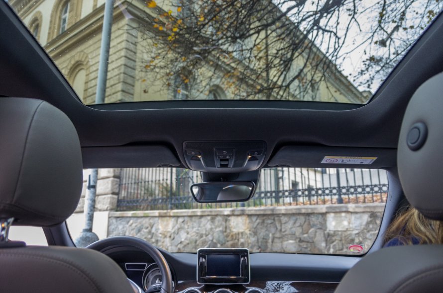 Мерседес GLA С панорамной крышей