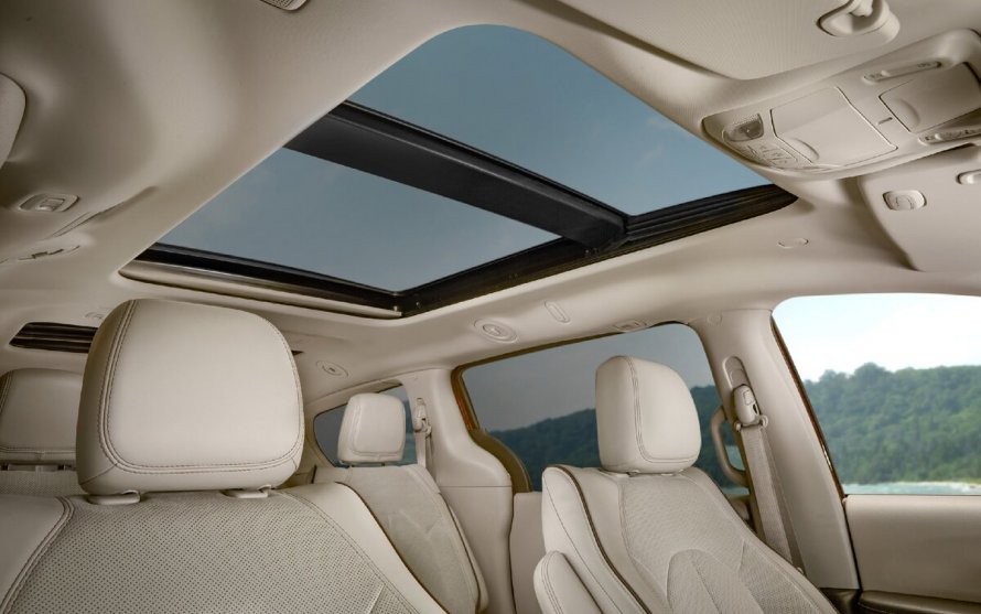 Chrysler Pacifica 2017 салон