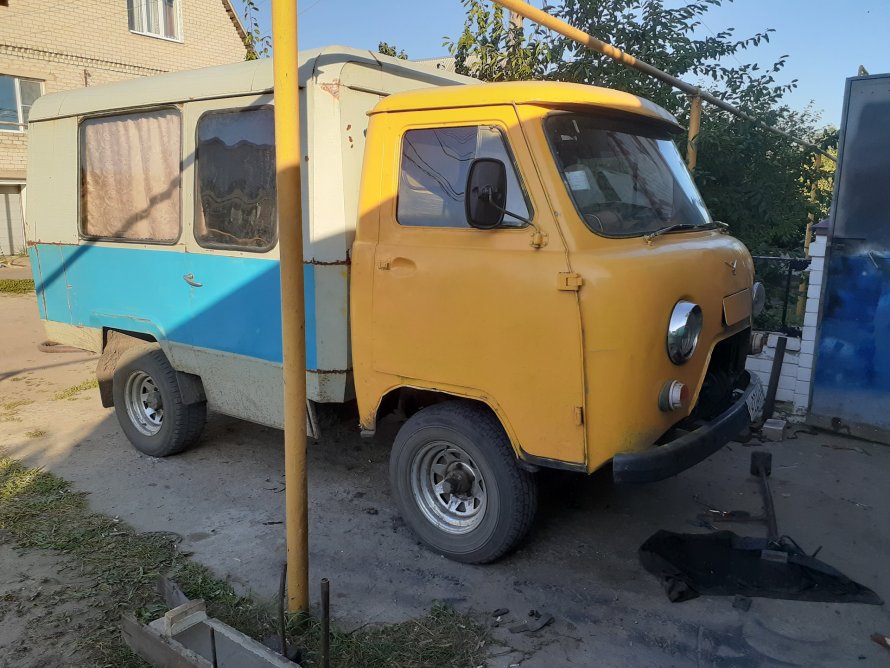 УАЗ 3303 С красной кабиной