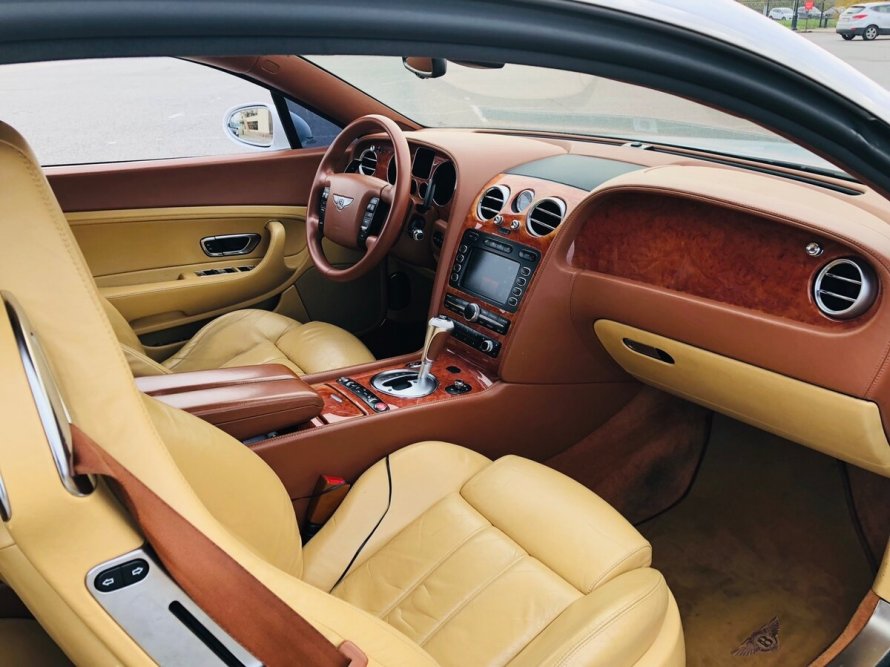 Bentley Continental gt 2005 салон