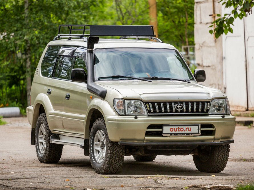 Toyota Land Cruiser 90