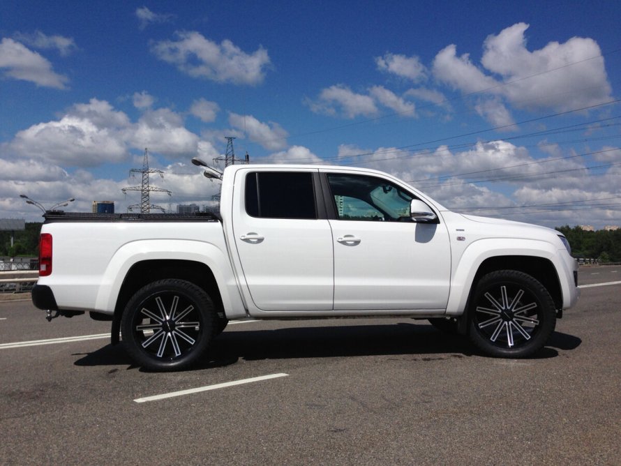VW Amarok White