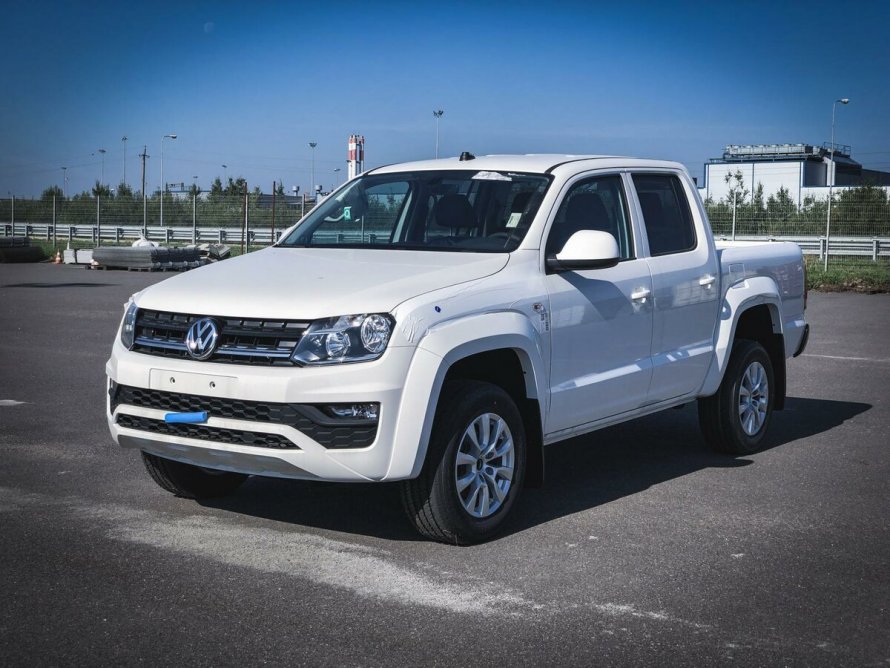 Toyota Amarok белая