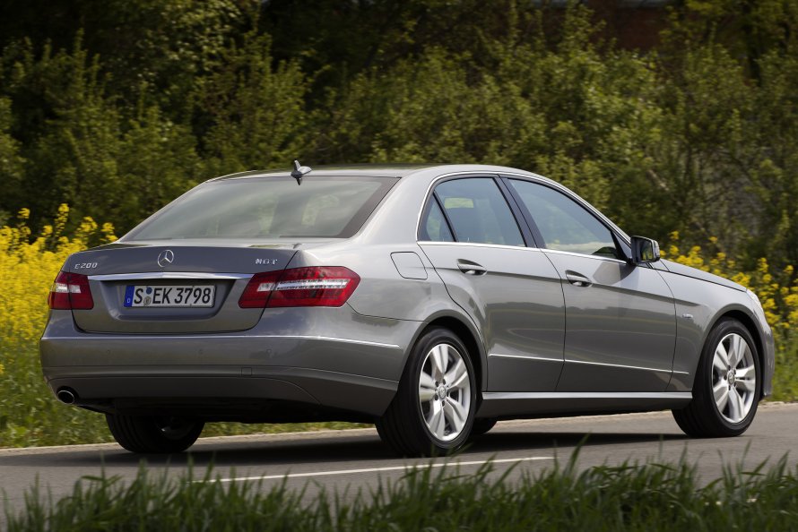 Mercedes Benz e200