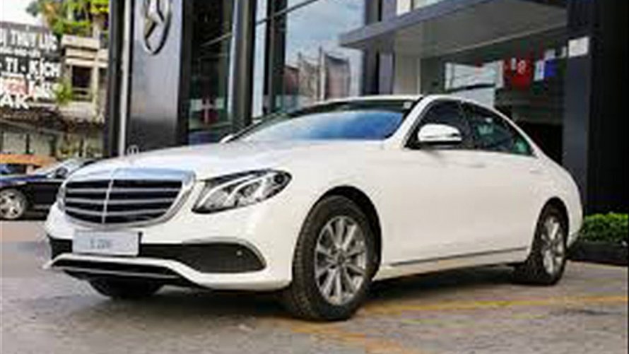 Мерседес e200 седан