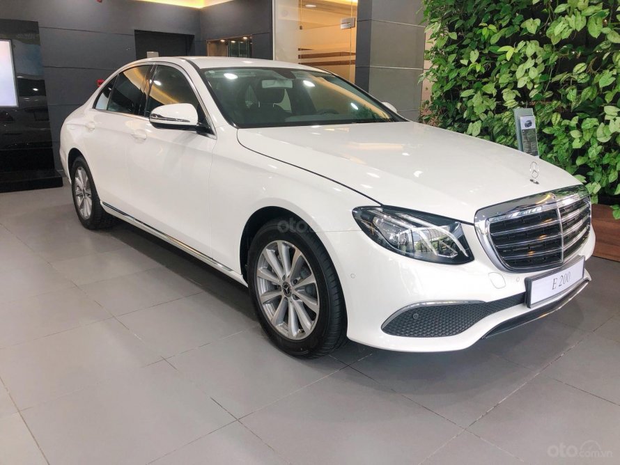 Mercedes Benz e200