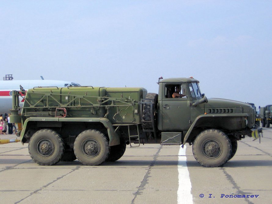 Урал 4320 воздухозаправщик