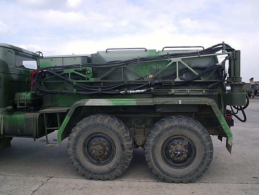 Урал-4320 военный воздухо заправщик