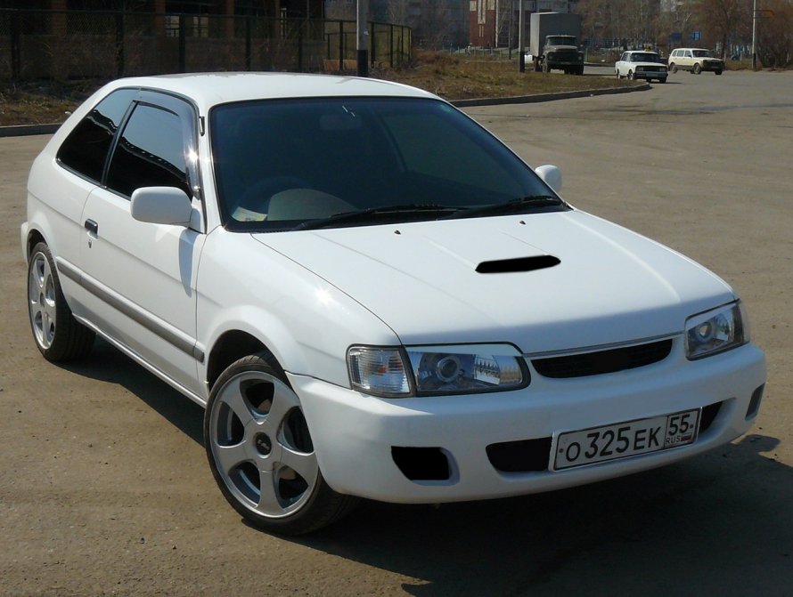 Тойота Королла 2 2000г