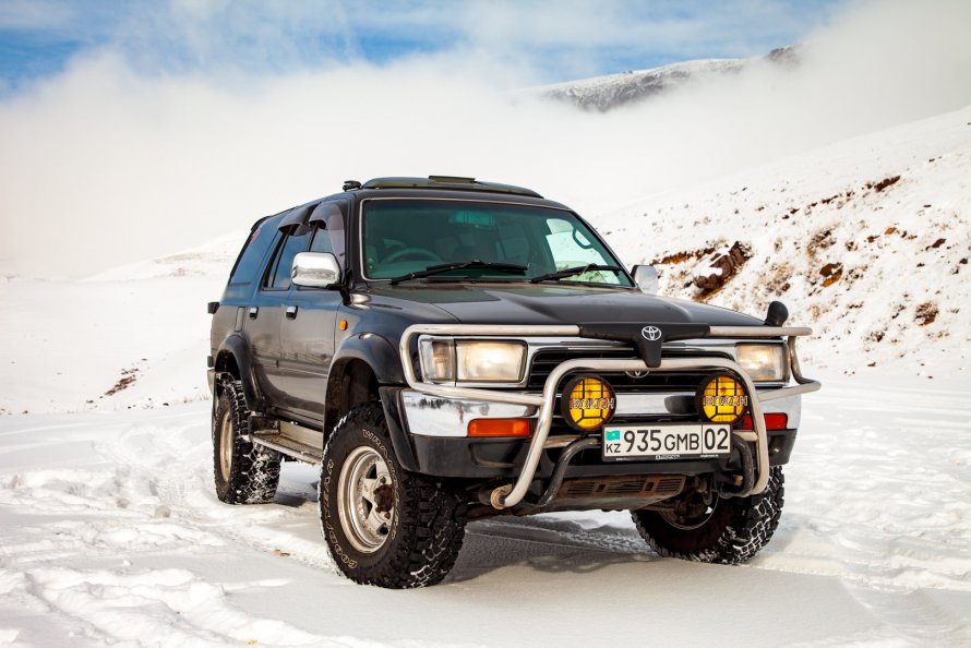 Toyota Hilux Surf 2