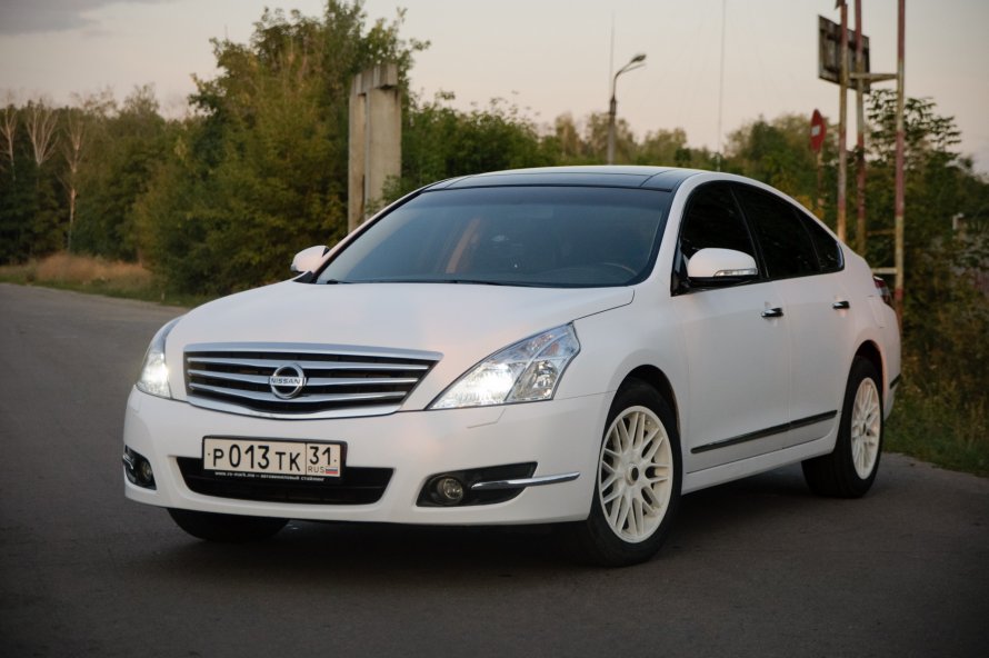 Nissan Teana белая