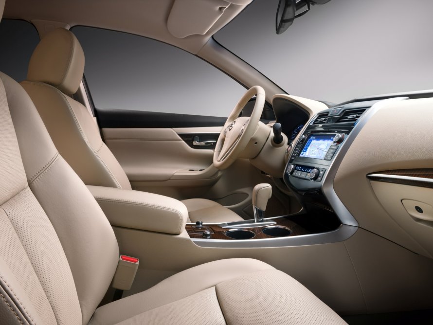Nissan Teana III