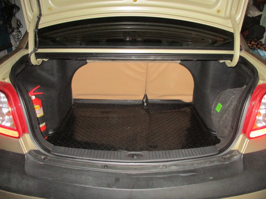 Kia Rio 2010 седан багажник