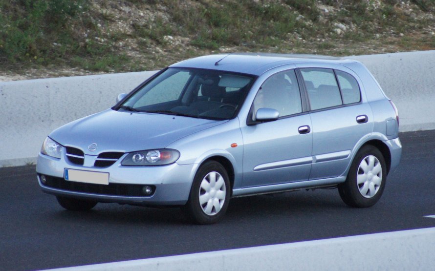 Nissan Almera хэтчбек 2003-2006