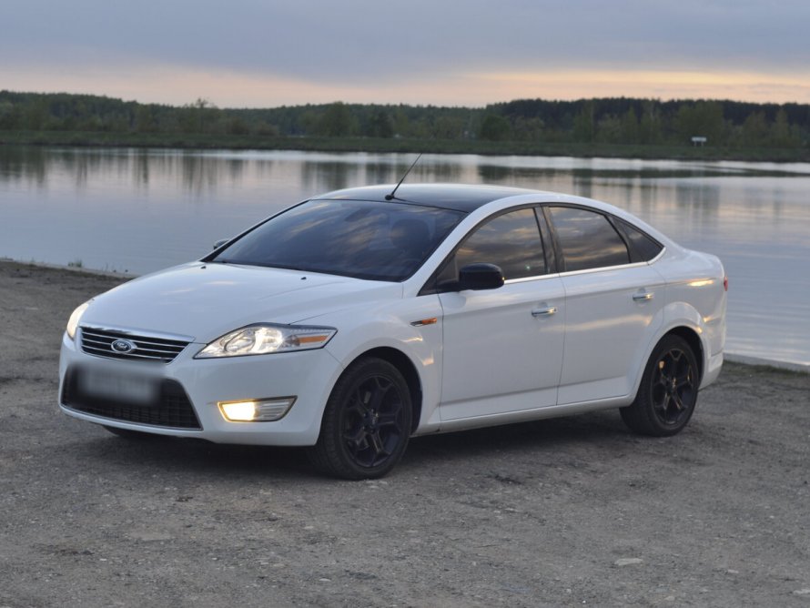 Ford Mondeo 2011 год