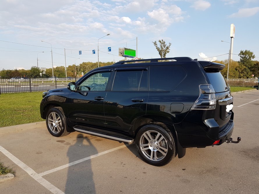 Toyota Land Cruiser Prado Black Onyx