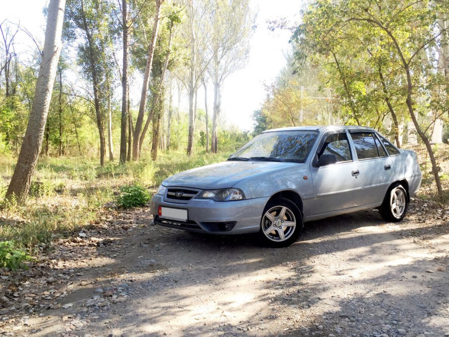 Daewoo Nexia серая