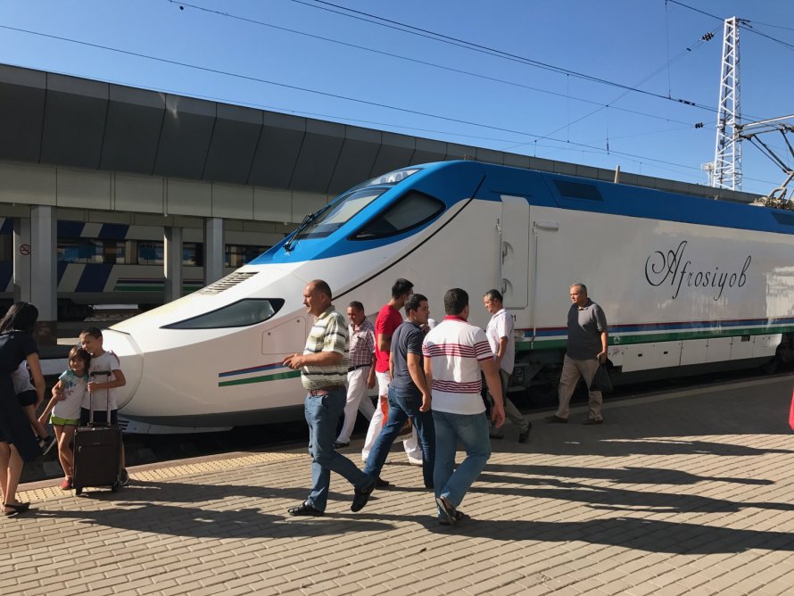 Скоростной поезд Афросиаб Ташкент Самарканд