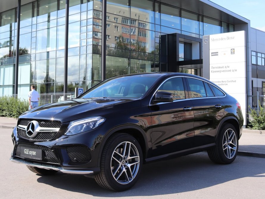 Мерседес-Бенц GLA купе 2020