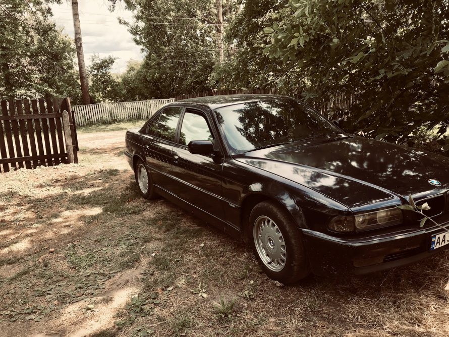 БМВ 7 1993 года бандитка