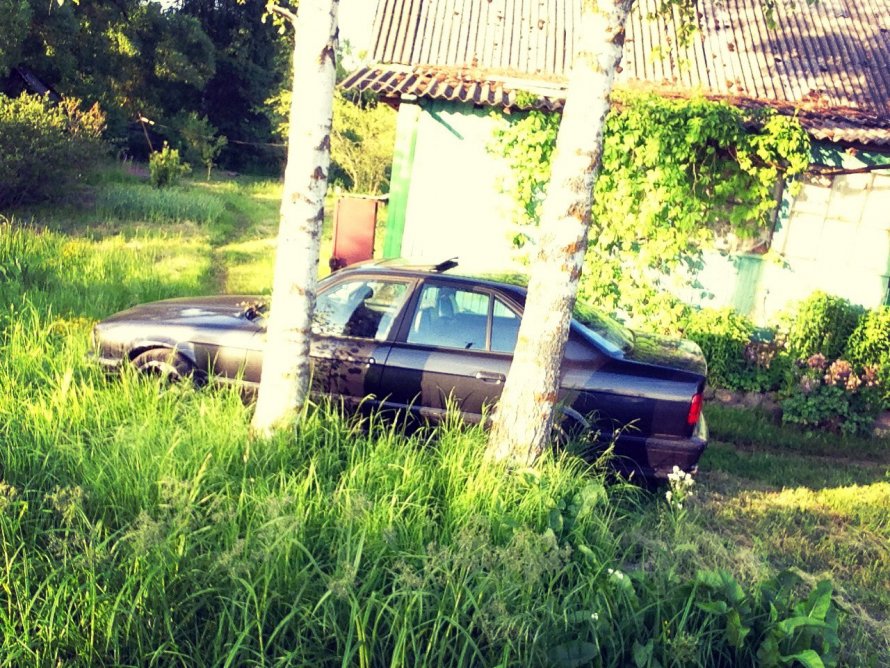 БМВ 2000х в деревне