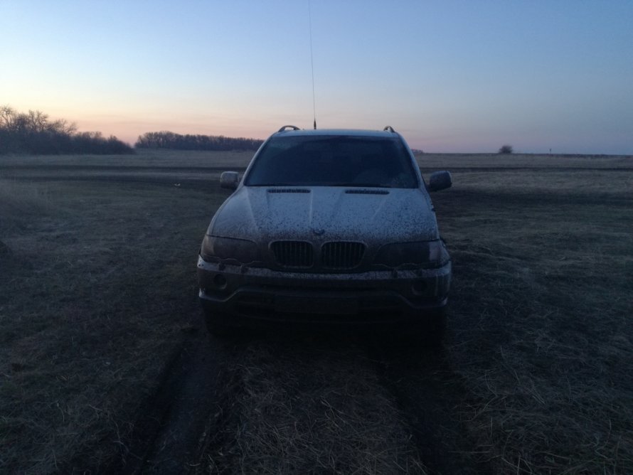 BMW x6 в деревне