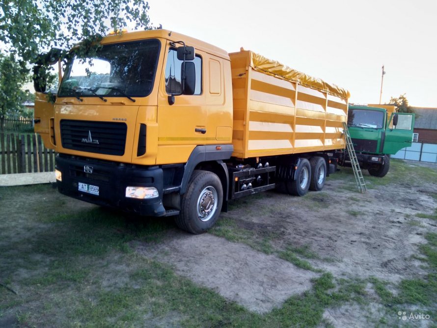 КАМАЗ 5490 С полуприцепом зерновоз