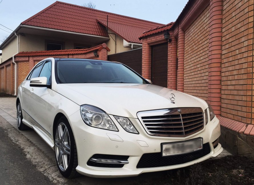 Mercedes e class w212 белый