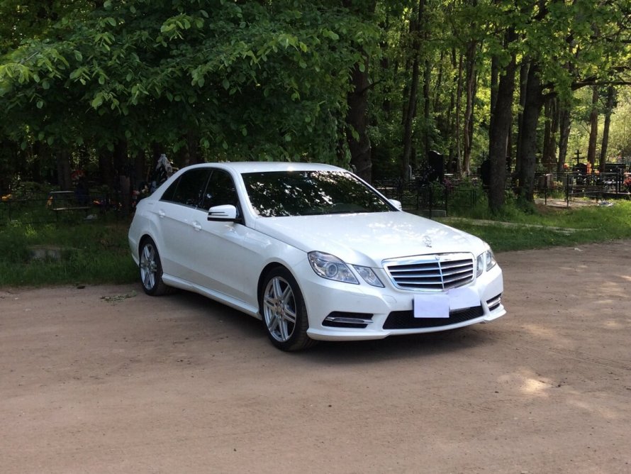Mercedes Benz w212 белый